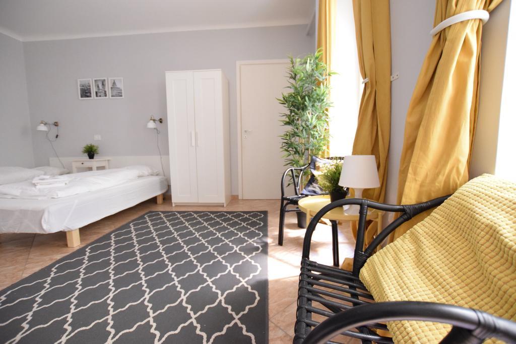 Budget Apartment By Hi5 - Revai Koez Budapest Exterior photo