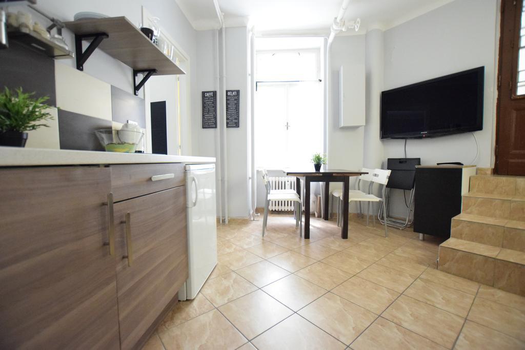 Budget Apartment By Hi5 - Revai Koez Budapest Exterior photo